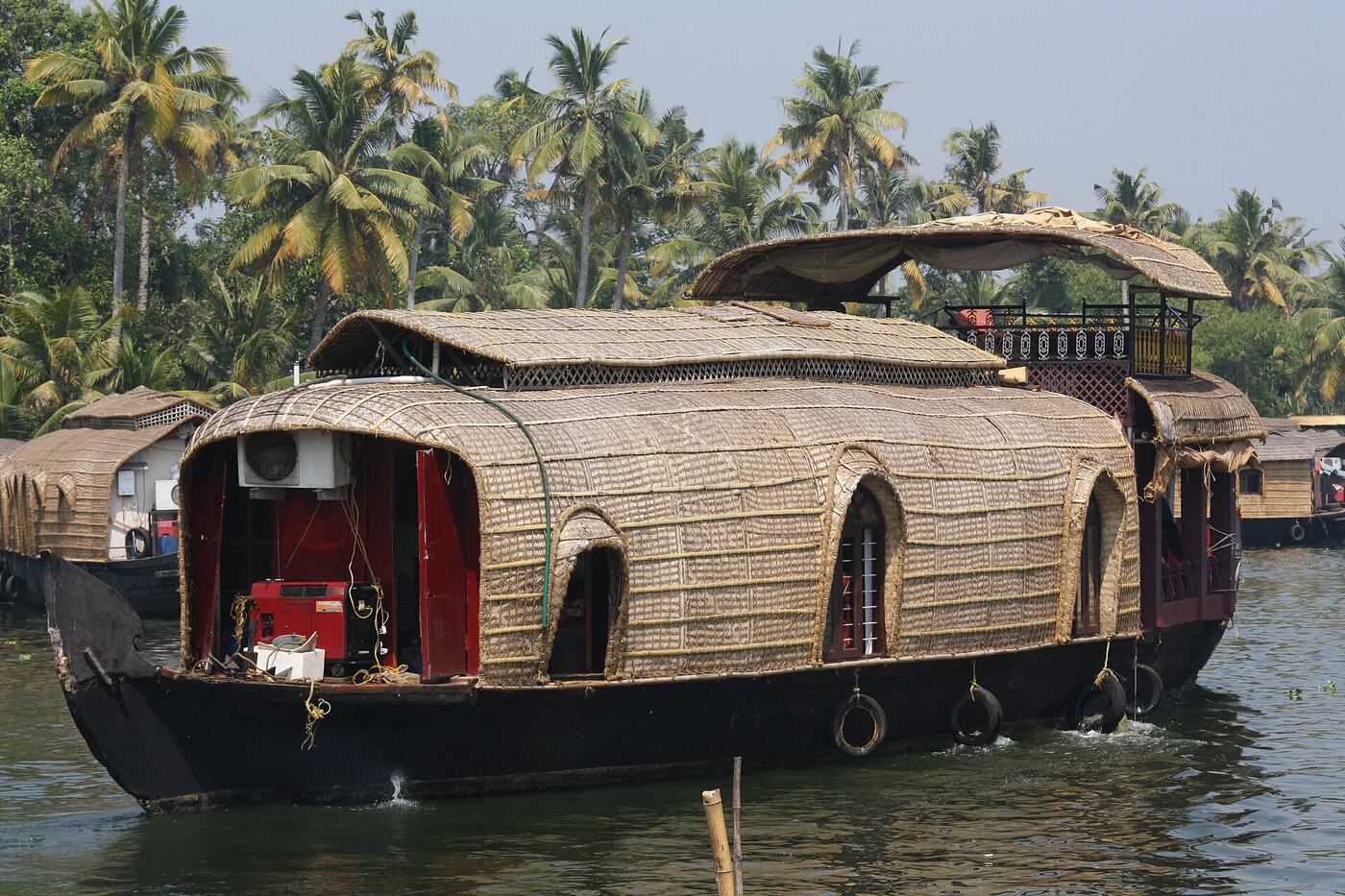 Premium 2 BHK houseboat on the Kumarakom backwaters